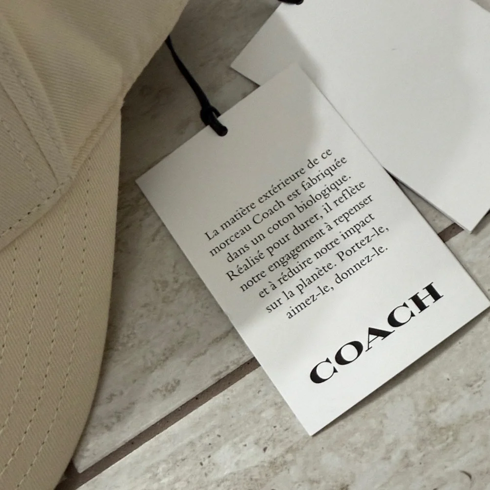 Coach chalk Cap with Brown  Logo … NWT..ladies 
Baseball cap - Picture 2 of 5